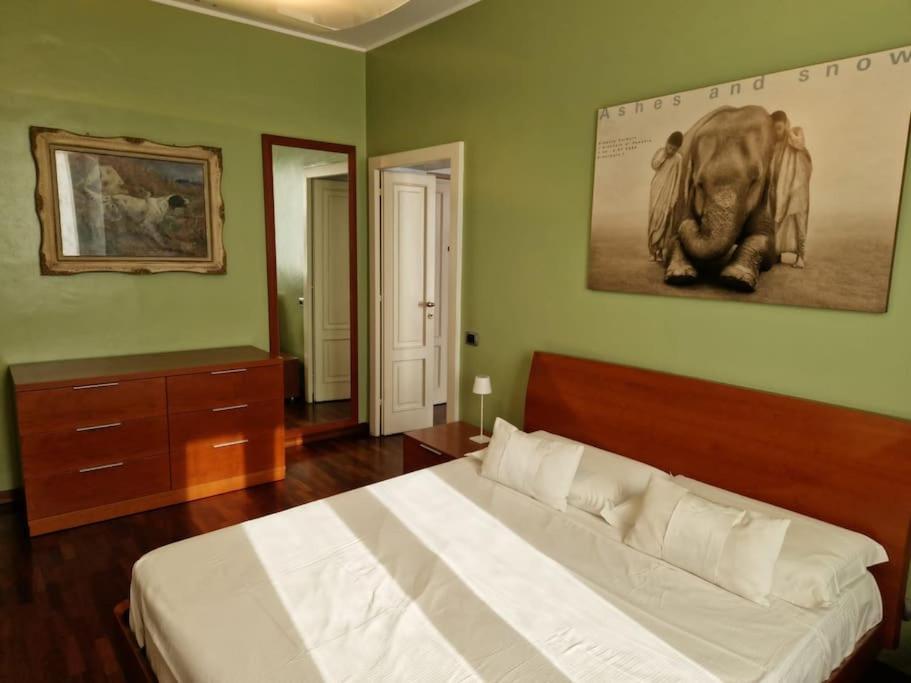 شقة Cozy Flat Mins Walk To Navigli And Metro Porta Genova ميلان المظهر الخارجي الصورة