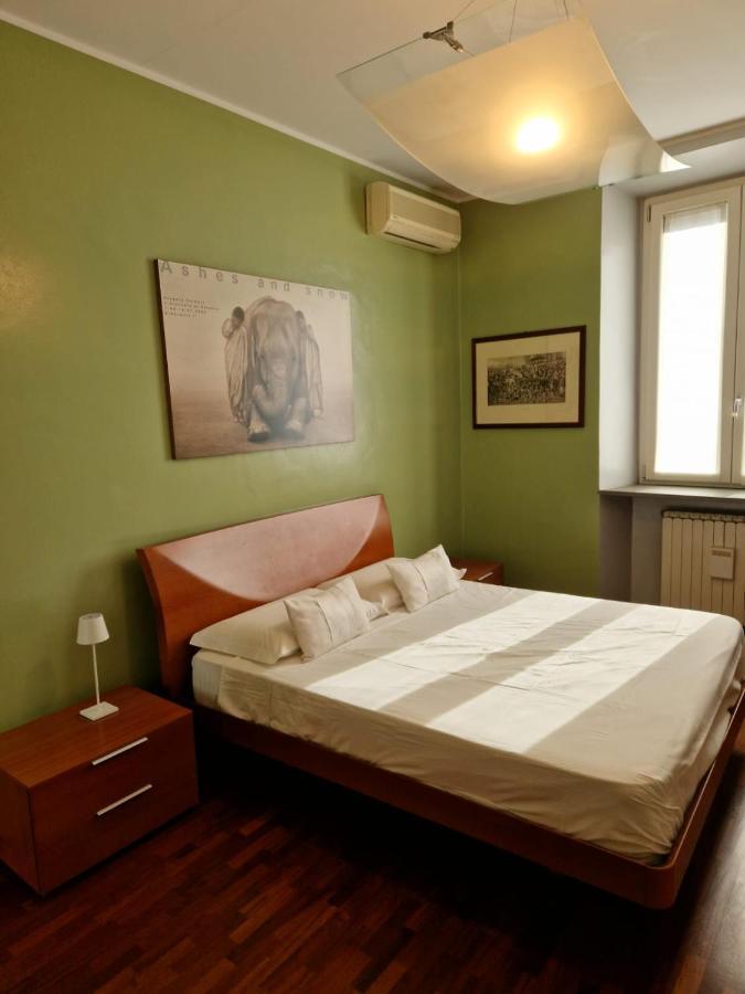شقة Cozy Flat Mins Walk To Navigli And Metro Porta Genova ميلان المظهر الخارجي الصورة