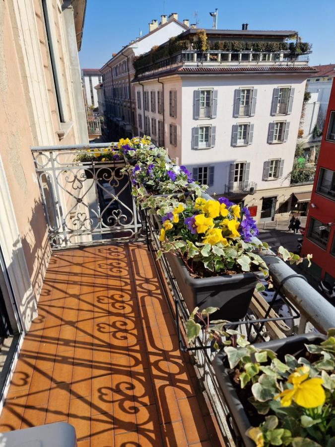شقة Cozy Flat Mins Walk To Navigli And Metro Porta Genova ميلان المظهر الخارجي الصورة